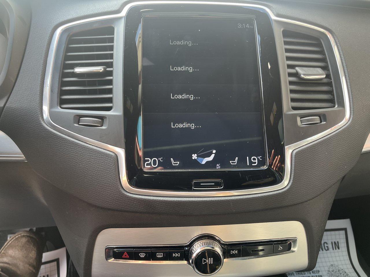 2019 Volvo XC90 Momentum Photo
