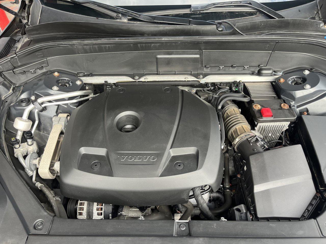 2019 Volvo XC90 Momentum Photo