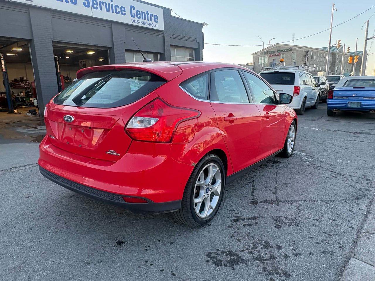 2012 Ford Focus SEL - Photo #4