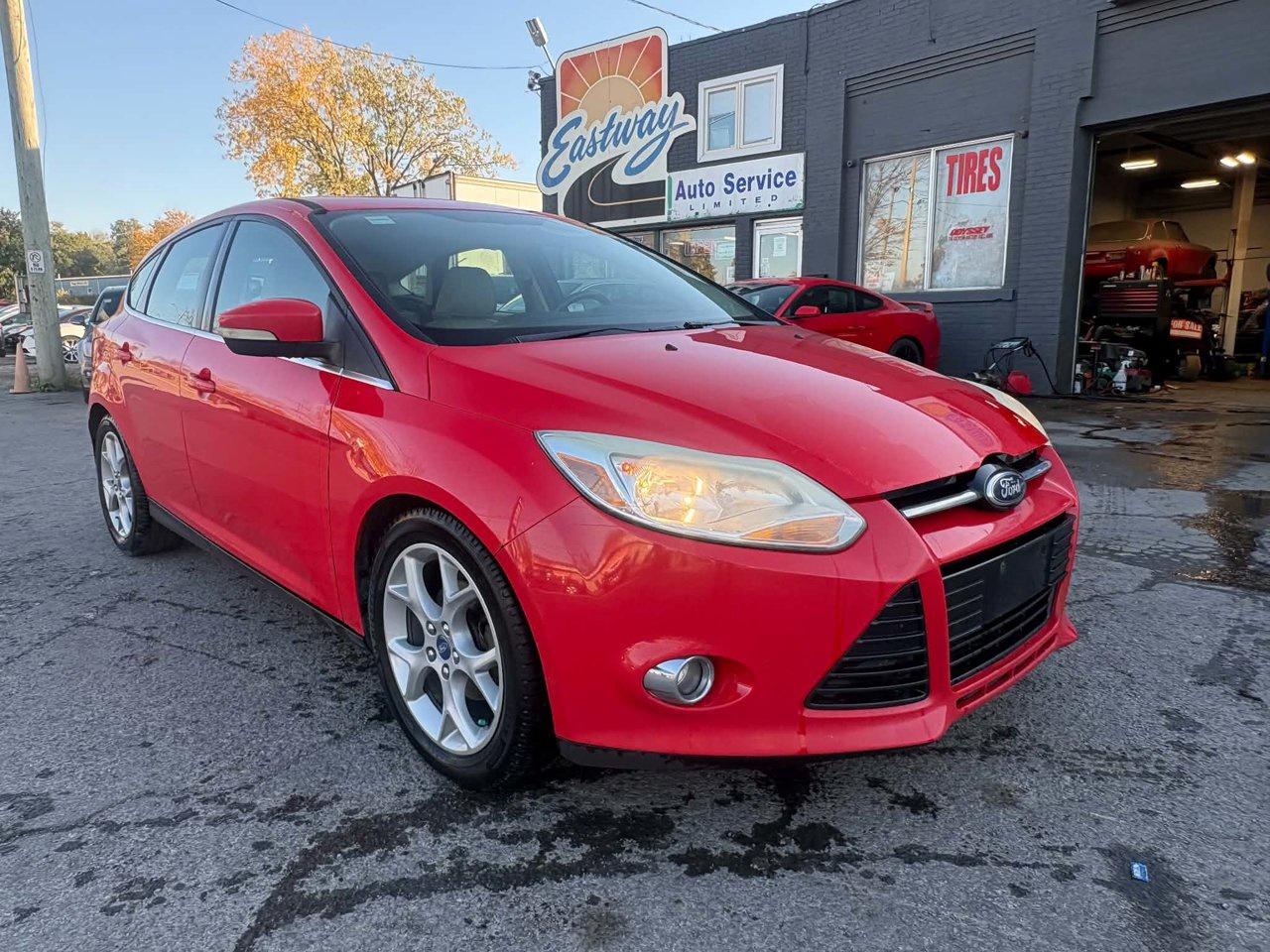 2012 Ford Focus SEL Photo1