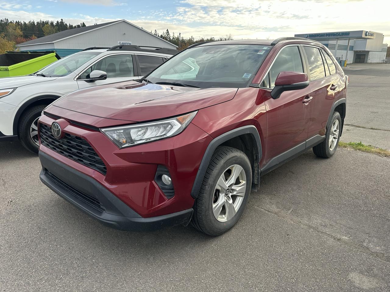2020 Toyota RAV4 XLE AWD Photo0