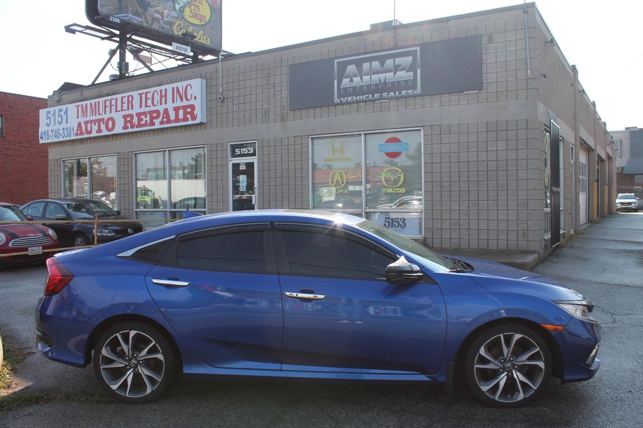 2019 Honda Civic Touring Photo1