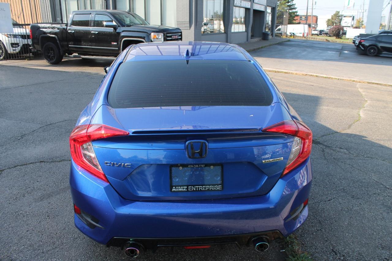 2019 Honda Civic Touring Photo