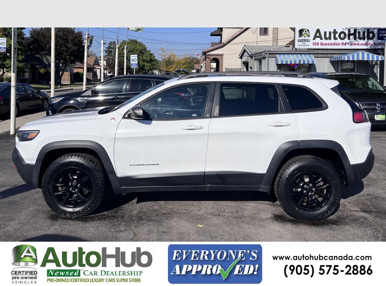 2019 Jeep Cherokee TRAILHAWK ELITE-TOP OF THE LINE Photo