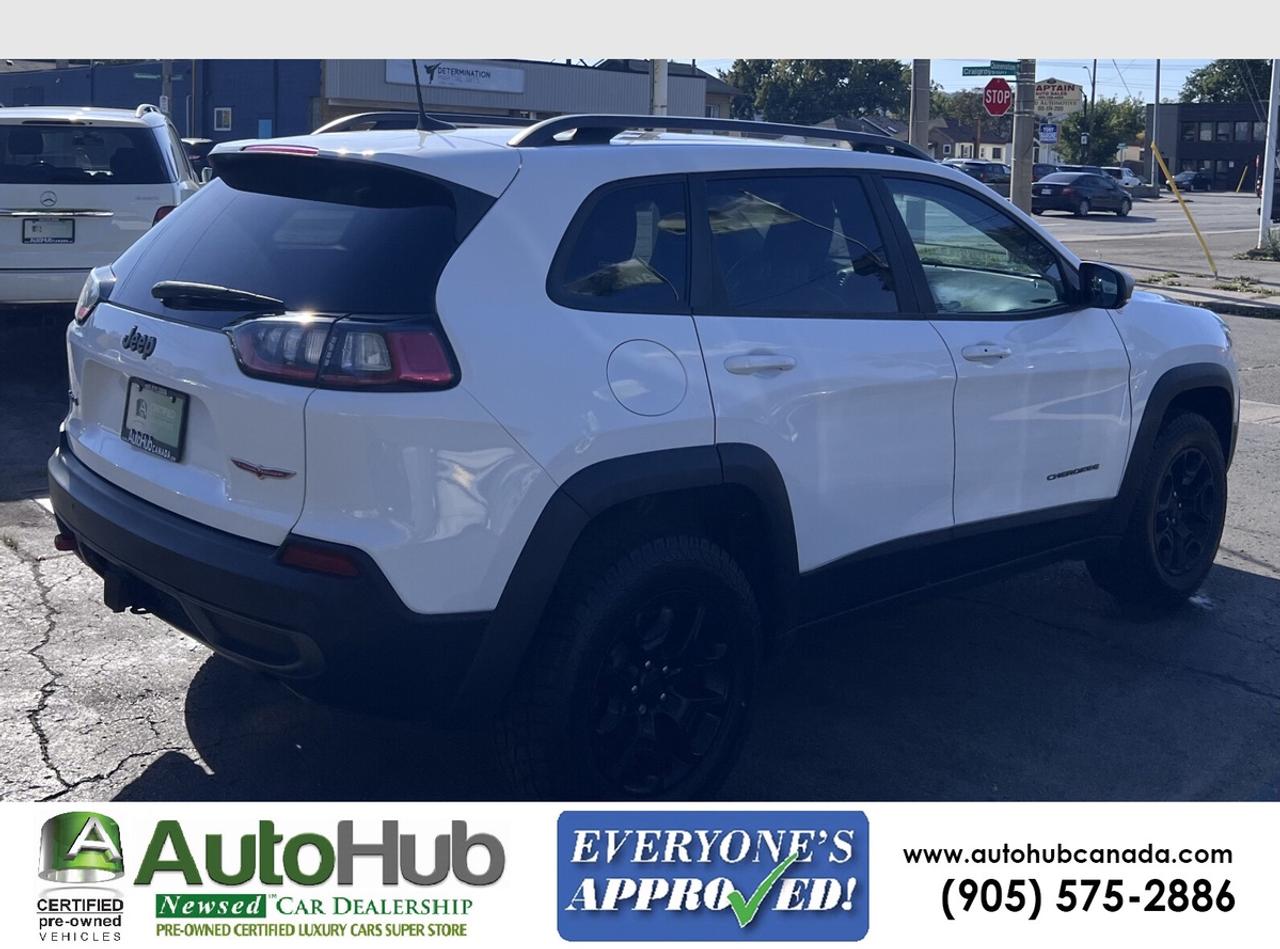 2019 Jeep Cherokee TRAILHAWK ELITE-TOP OF THE LINE Photo