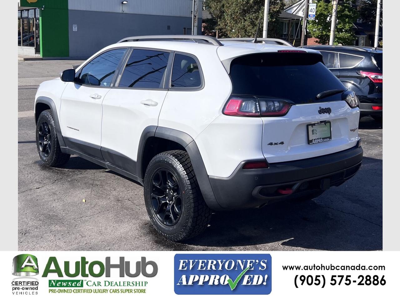 2019 Jeep Cherokee TRAILHAWK ELITE-TOP OF THE LINE Photo