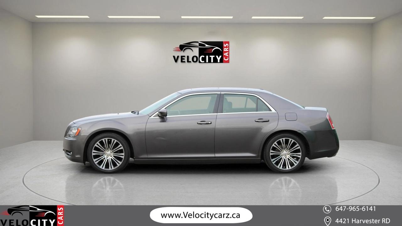 2013 Chrysler 300 S Photo3