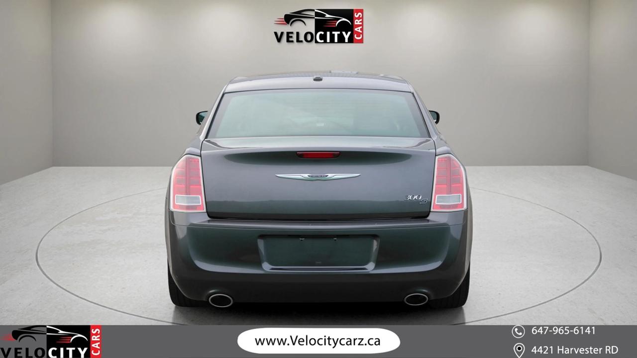 2013 Chrysler 300 S Photo