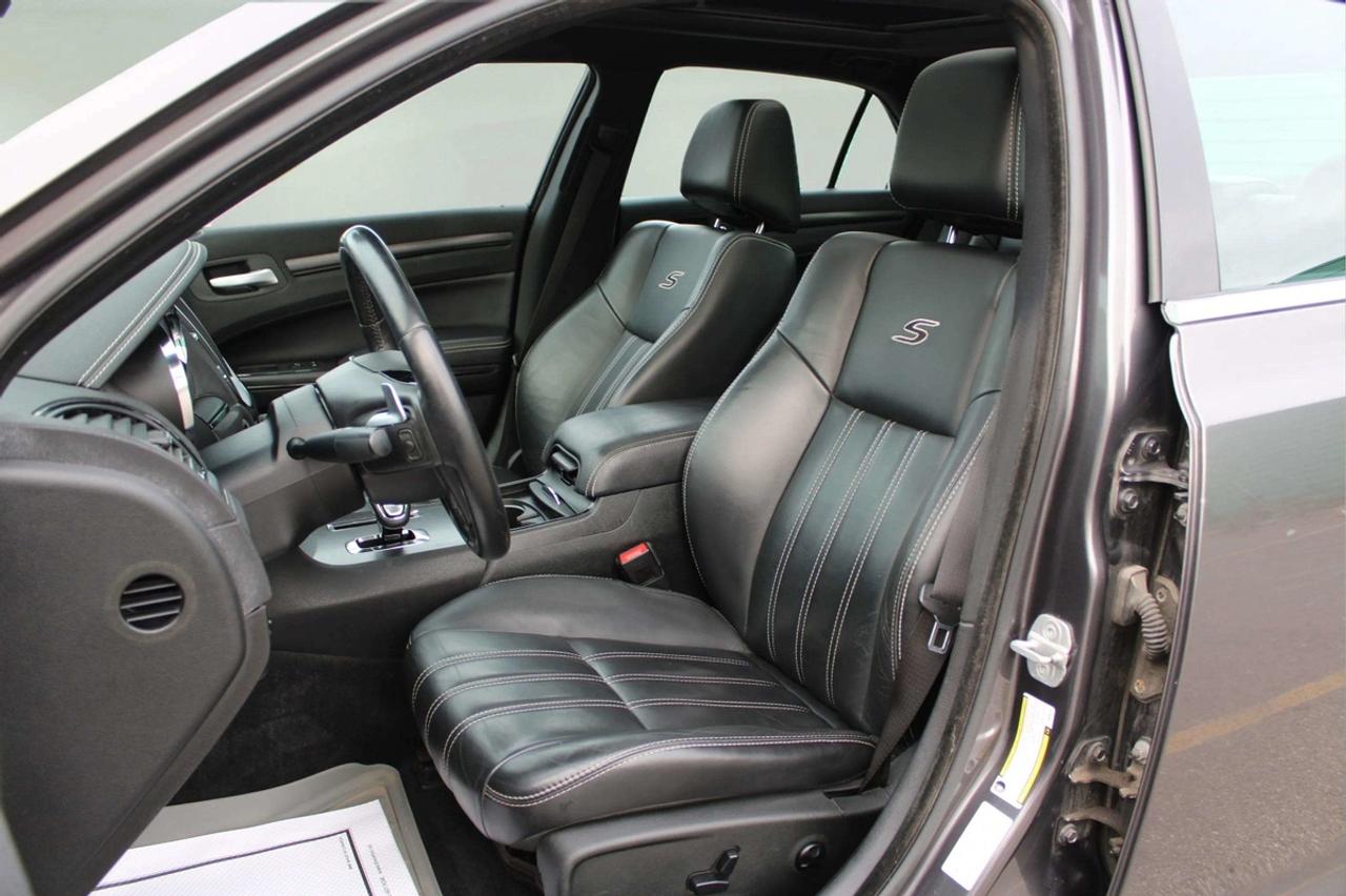2013 Chrysler 300 S Photo