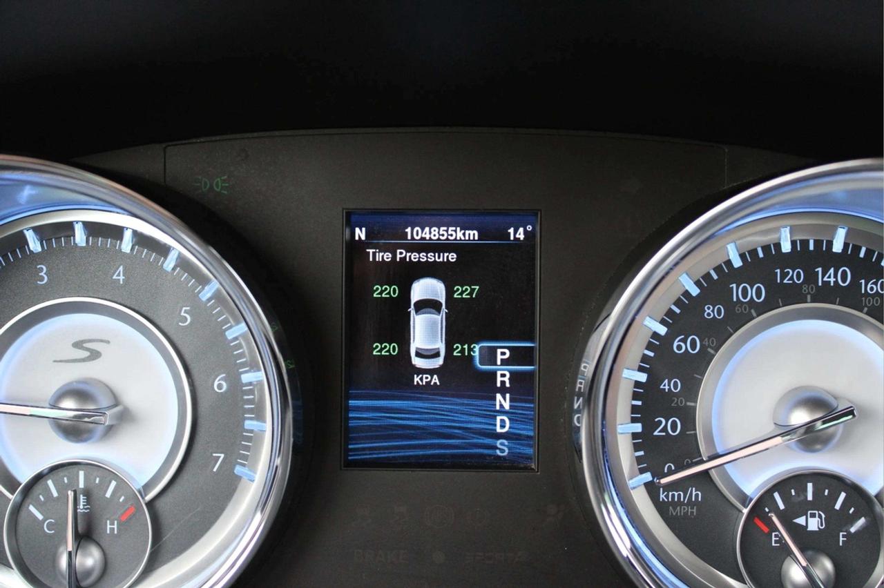 2013 Chrysler 300 S Photo