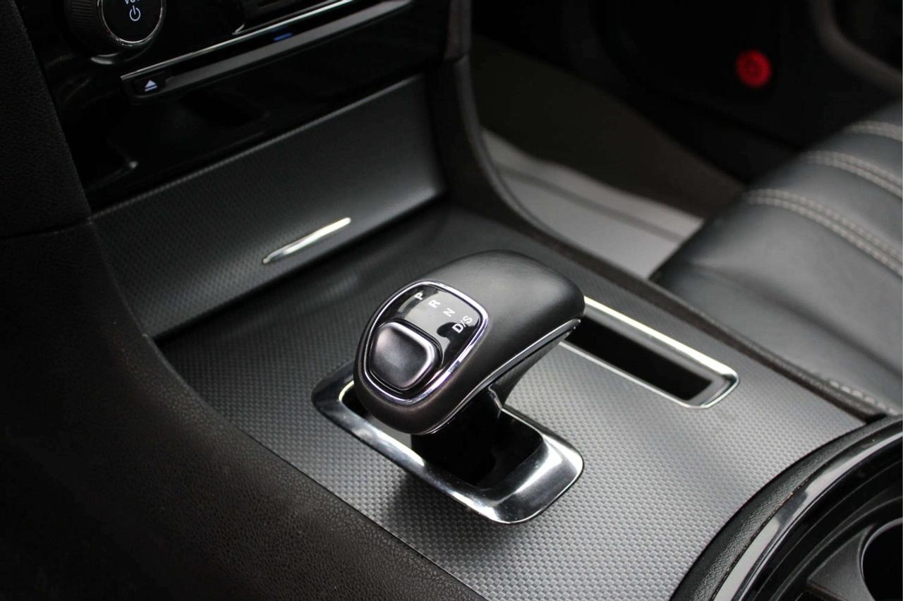 2013 Chrysler 300 S Photo