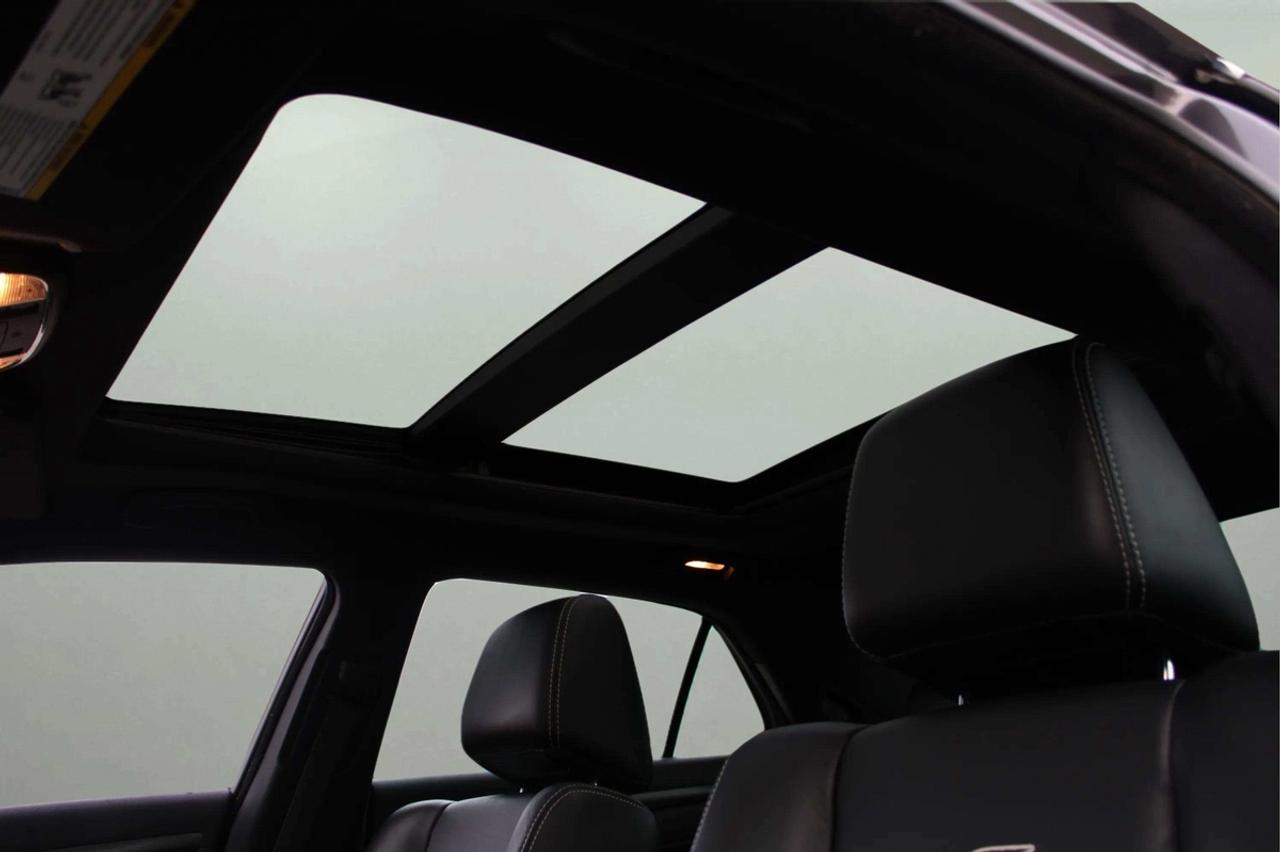 2013 Chrysler 300 S Photo