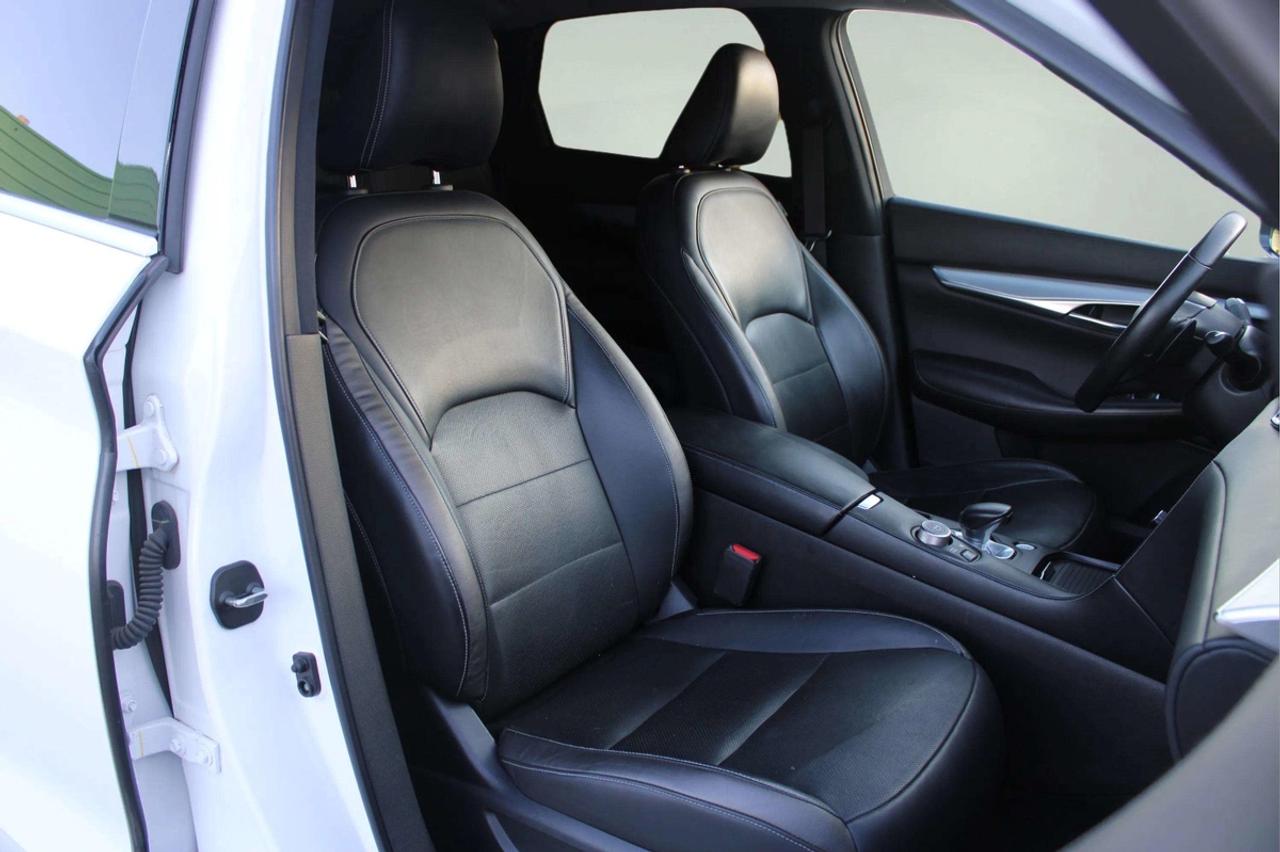 2019 Infiniti QX50 ESSENTIAL Photo