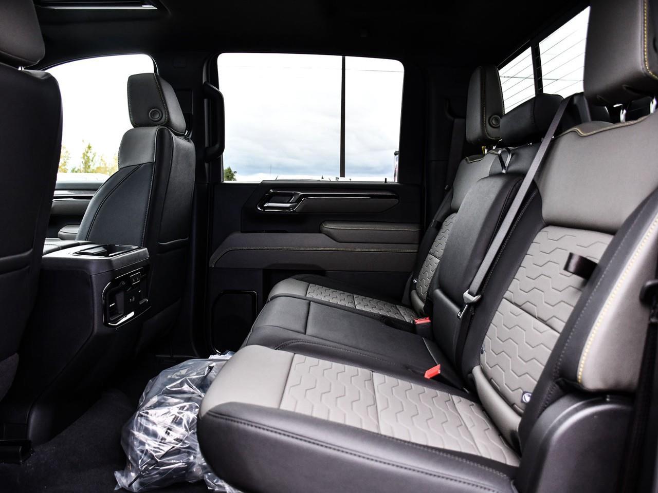 2026 Chevrolet Silverado 2500 HD ZR2 Photo