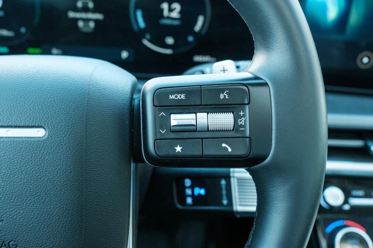 2024 Hyundai Santa Fe Hybrid Preferred AWD w/Trend Pkg Photo