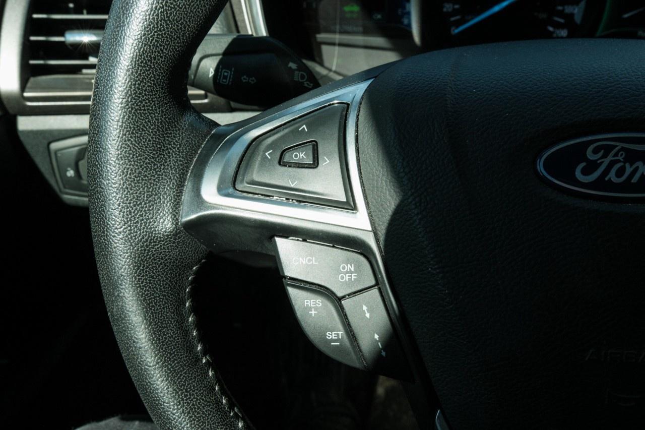 2020 Ford Fusion Hybrid SEL FWD Photo