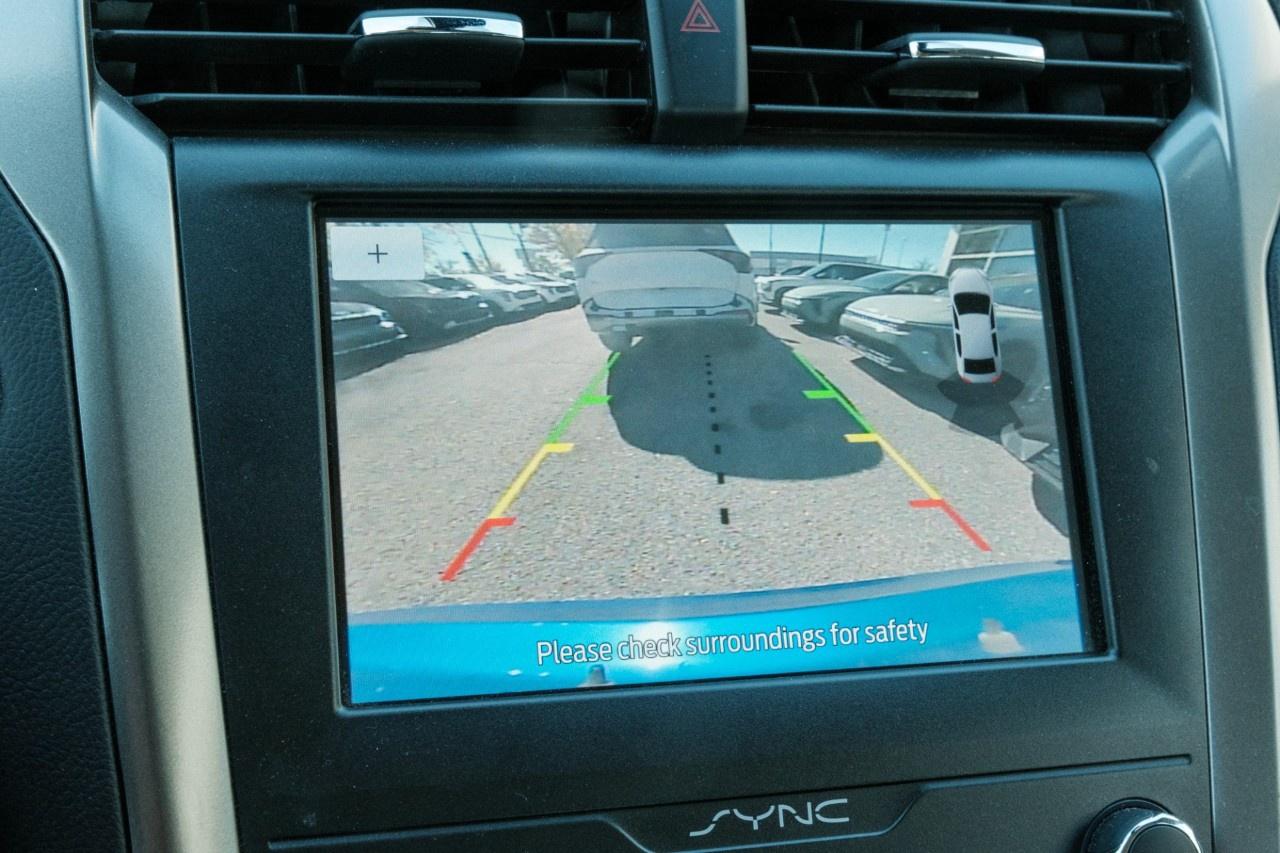 2020 Ford Fusion Hybrid SEL FWD Photo