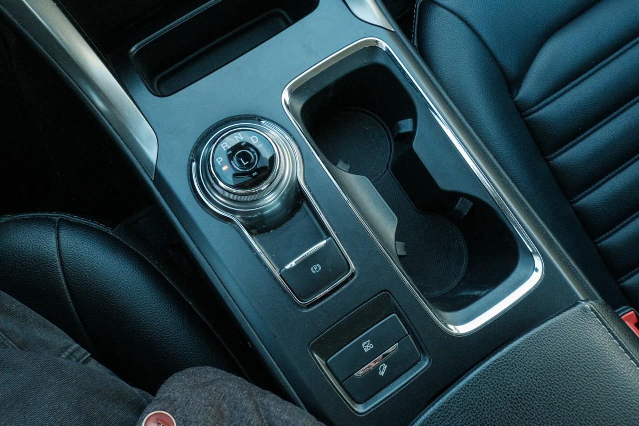 2020 Ford Fusion Hybrid SEL FWD Photo