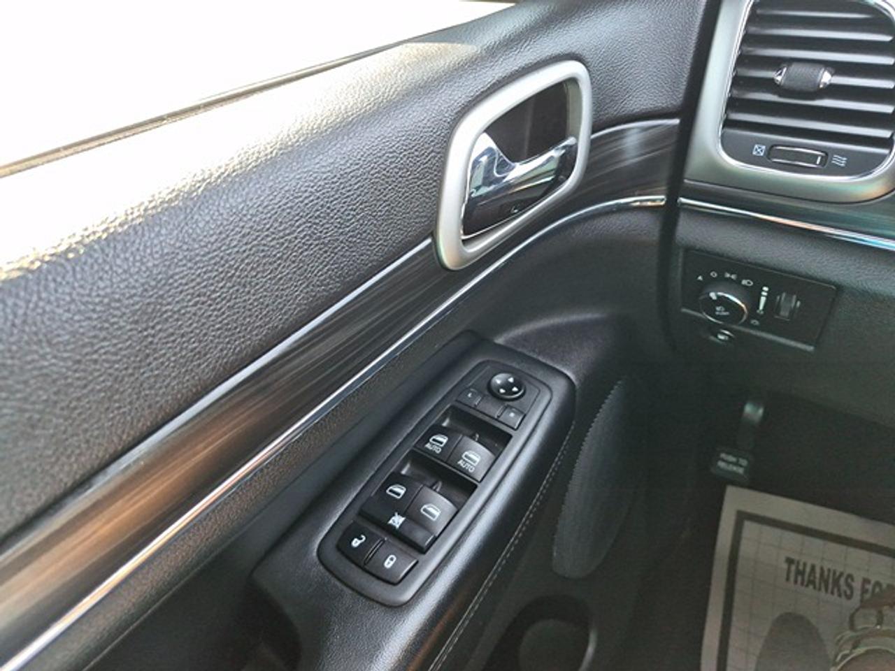 2020 Jeep Grand Cherokee LIMITED 4X4 Photo