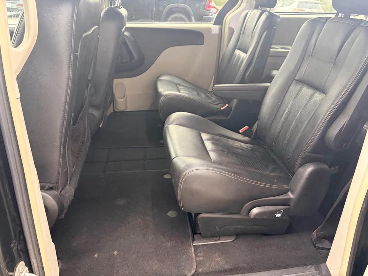 2016 Dodge Grand Caravan Crew Photo