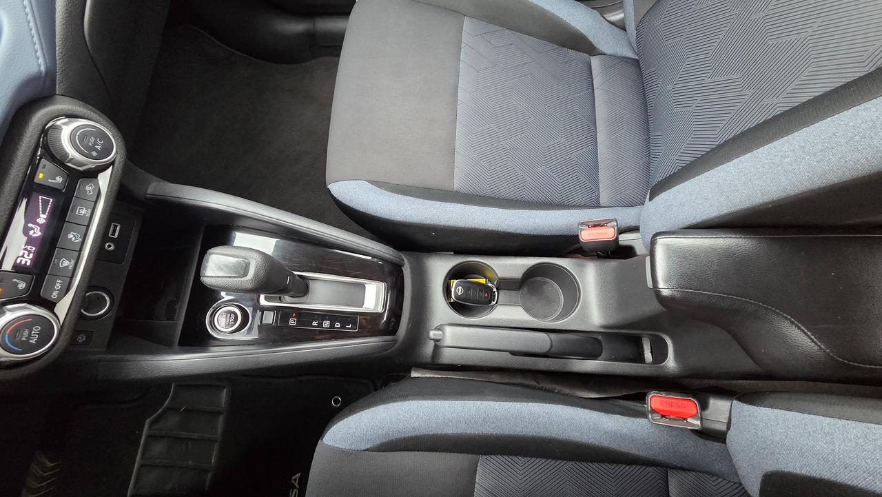 2024 Nissan Versa SV Photo
