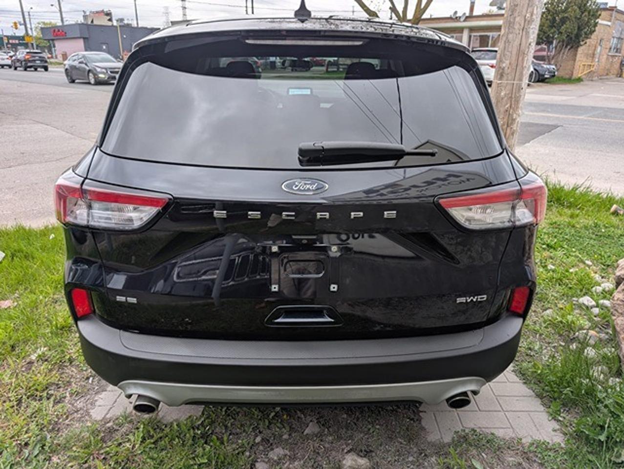2021 Ford Escape SE AWD Photo