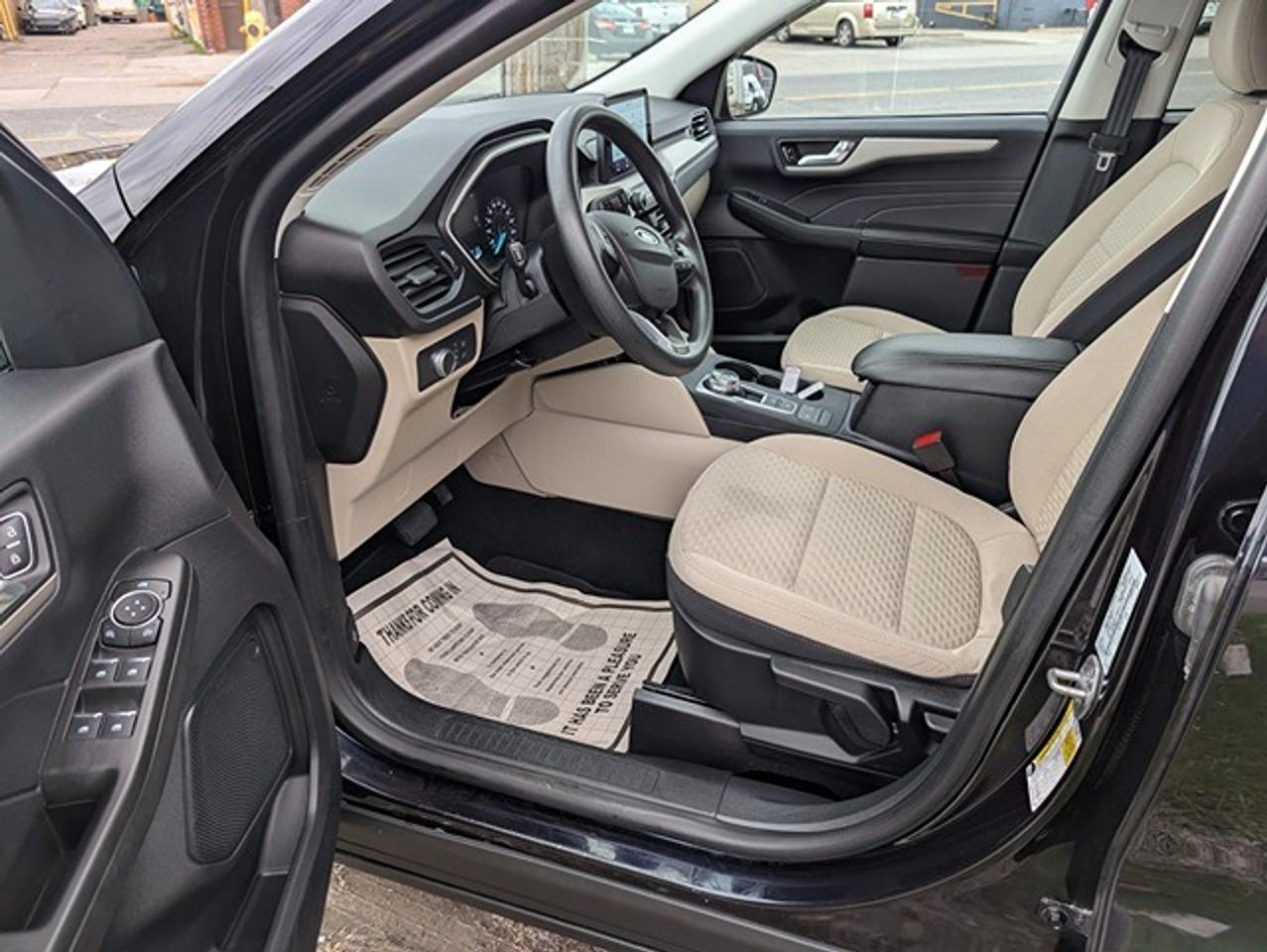 2021 Ford Escape SE AWD Photo
