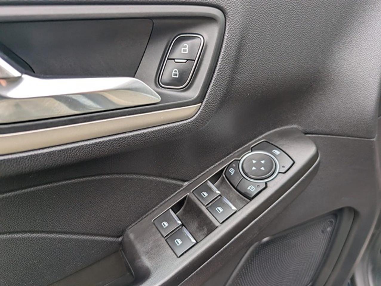 2021 Ford Escape SE AWD Photo4