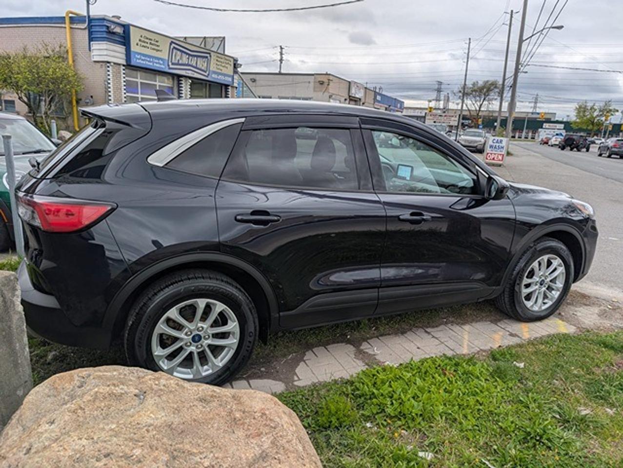 2021 Ford Escape SE AWD Photo
