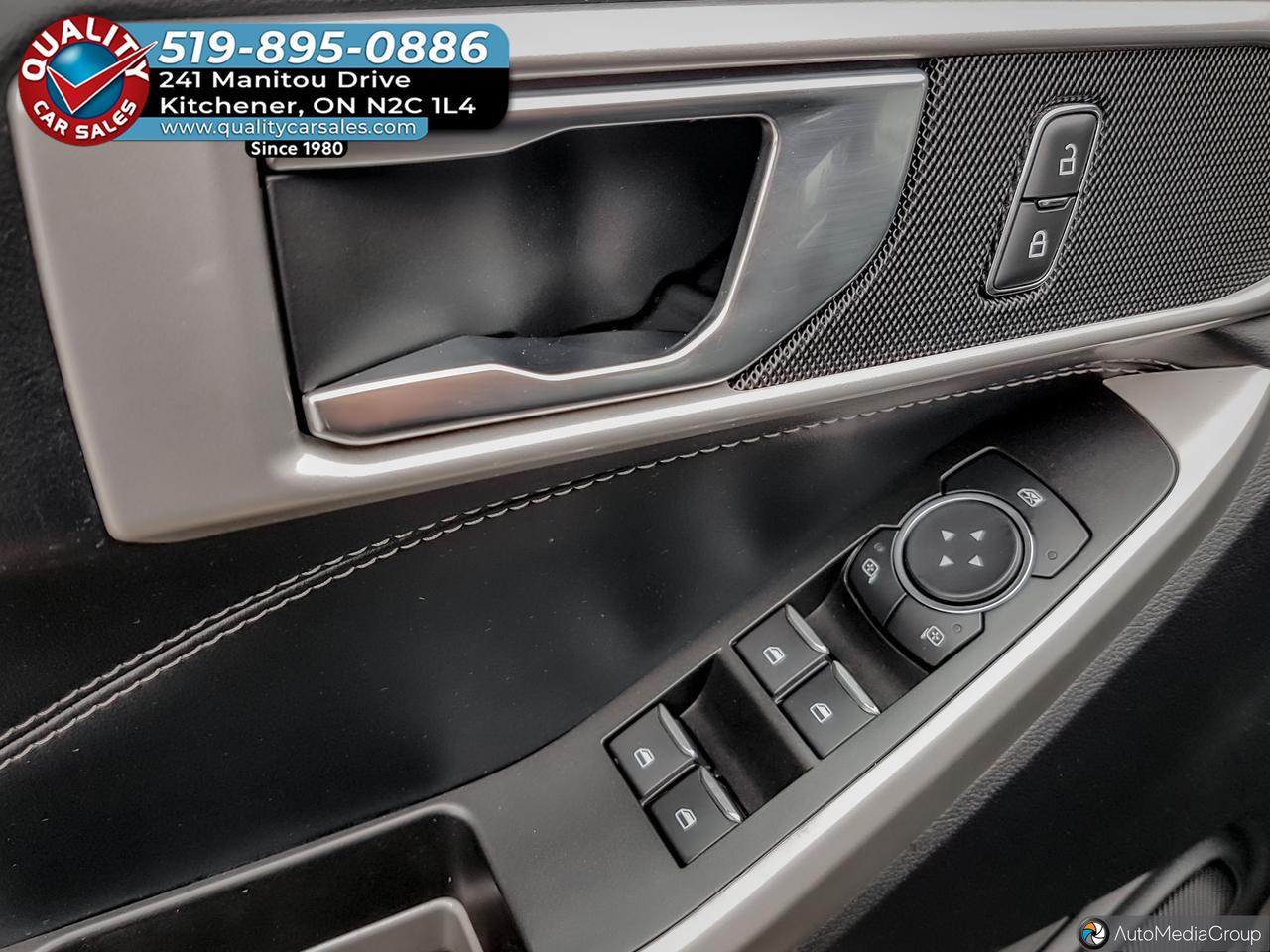 2022 Ford Explorer XLT 4WD Photo