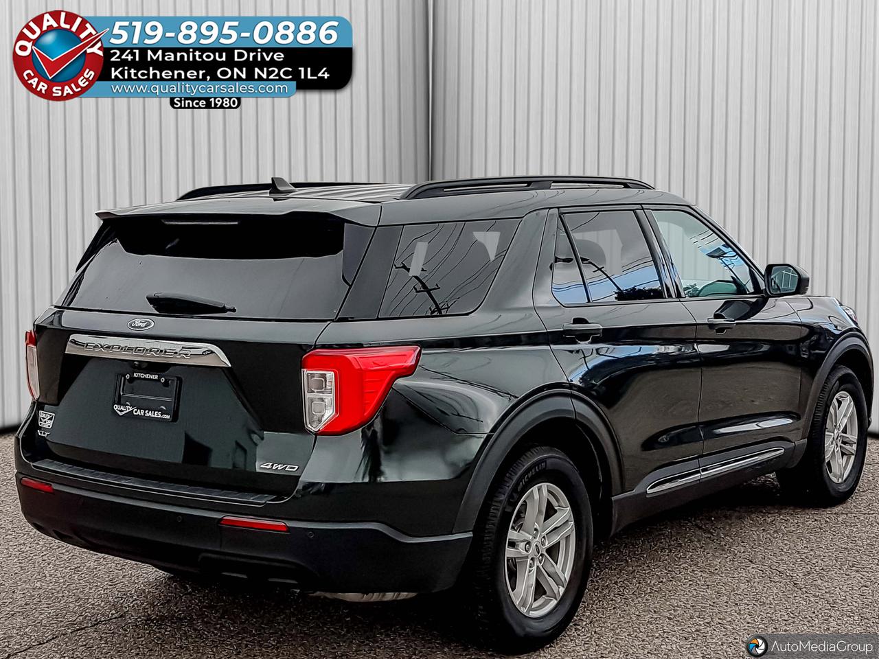2022 Ford Explorer XLT 4WD Photo3