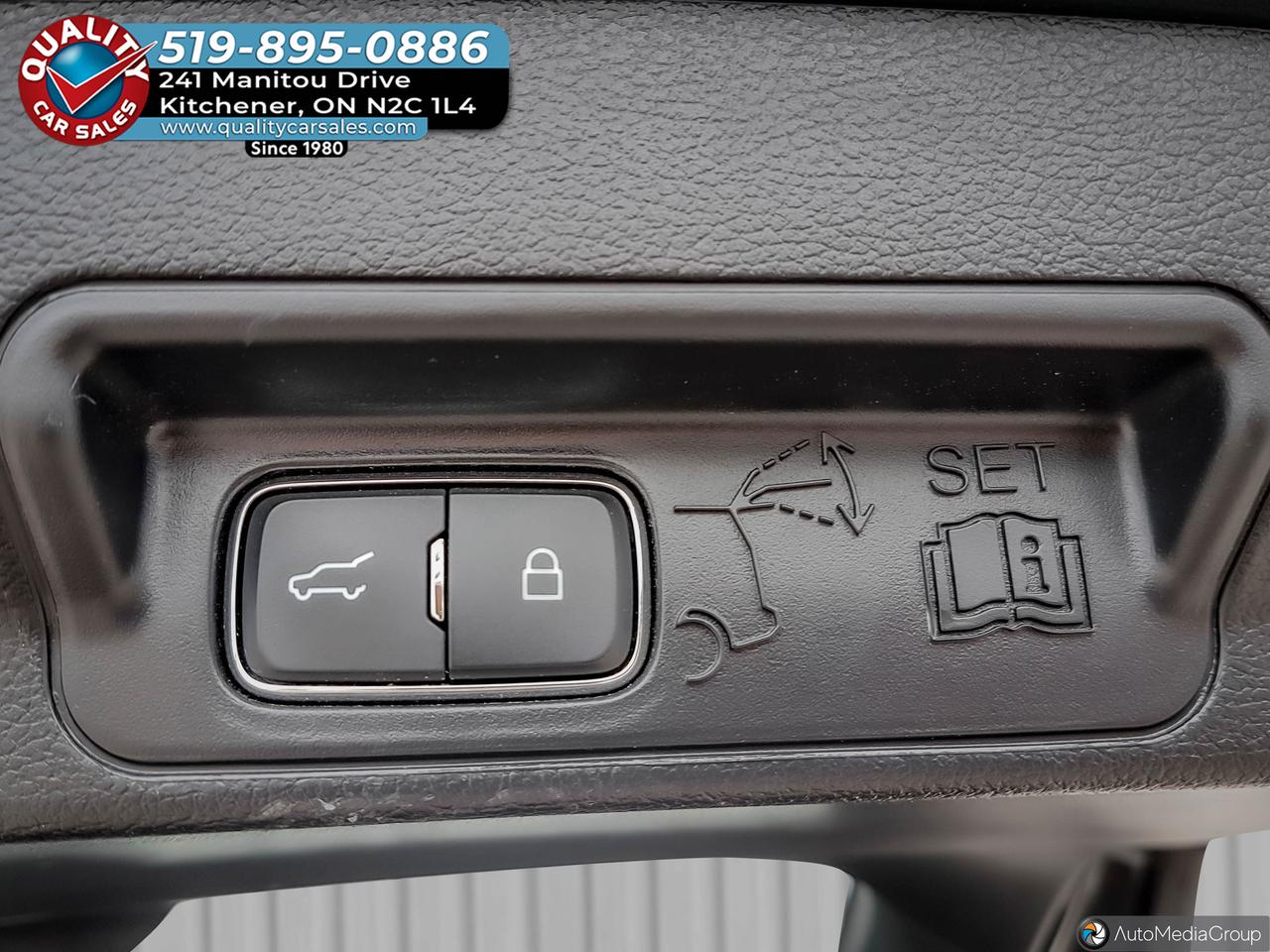 2022 Ford Explorer XLT 4WD Photo