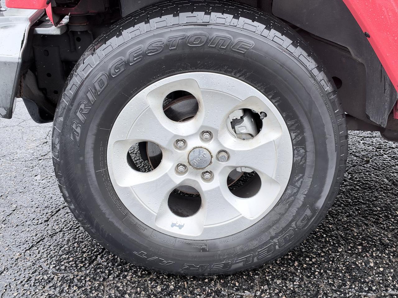 2013 Jeep Wrangler 4WD 4DR SAHARA Photo