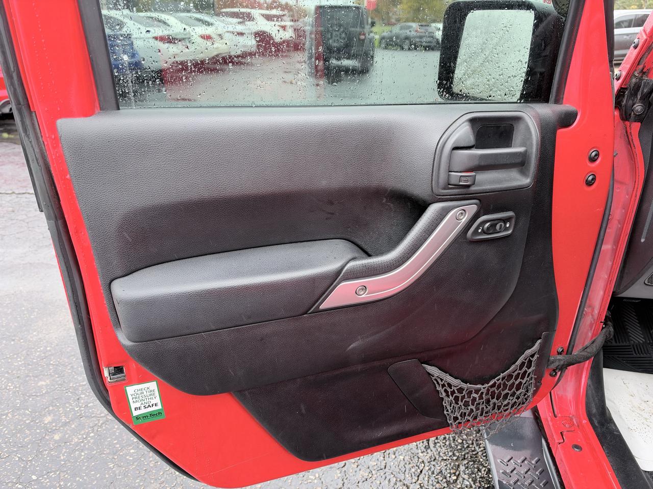 2013 Jeep Wrangler 4WD 4DR SAHARA Photo