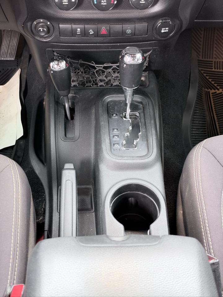 2013 Jeep Wrangler 4WD 4DR SAHARA Photo