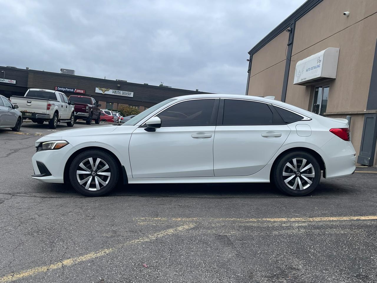 2022 Honda Civic LX | CLEAN TITLE | NO CLAIMS | Photo3