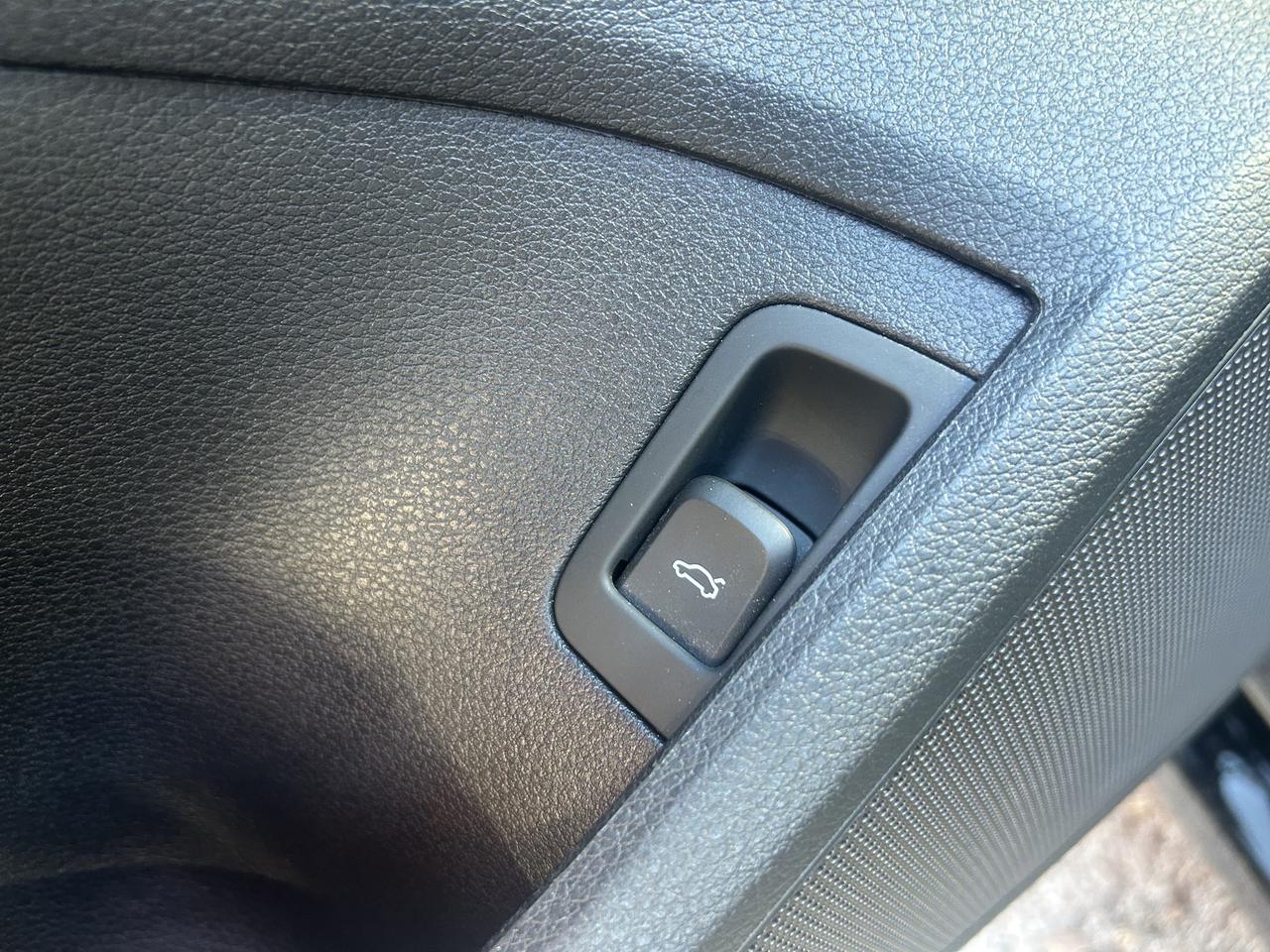 2019 Audi A3 Komfort - LOW KM'S, BACK UP CAM, NAV & MORE Photo