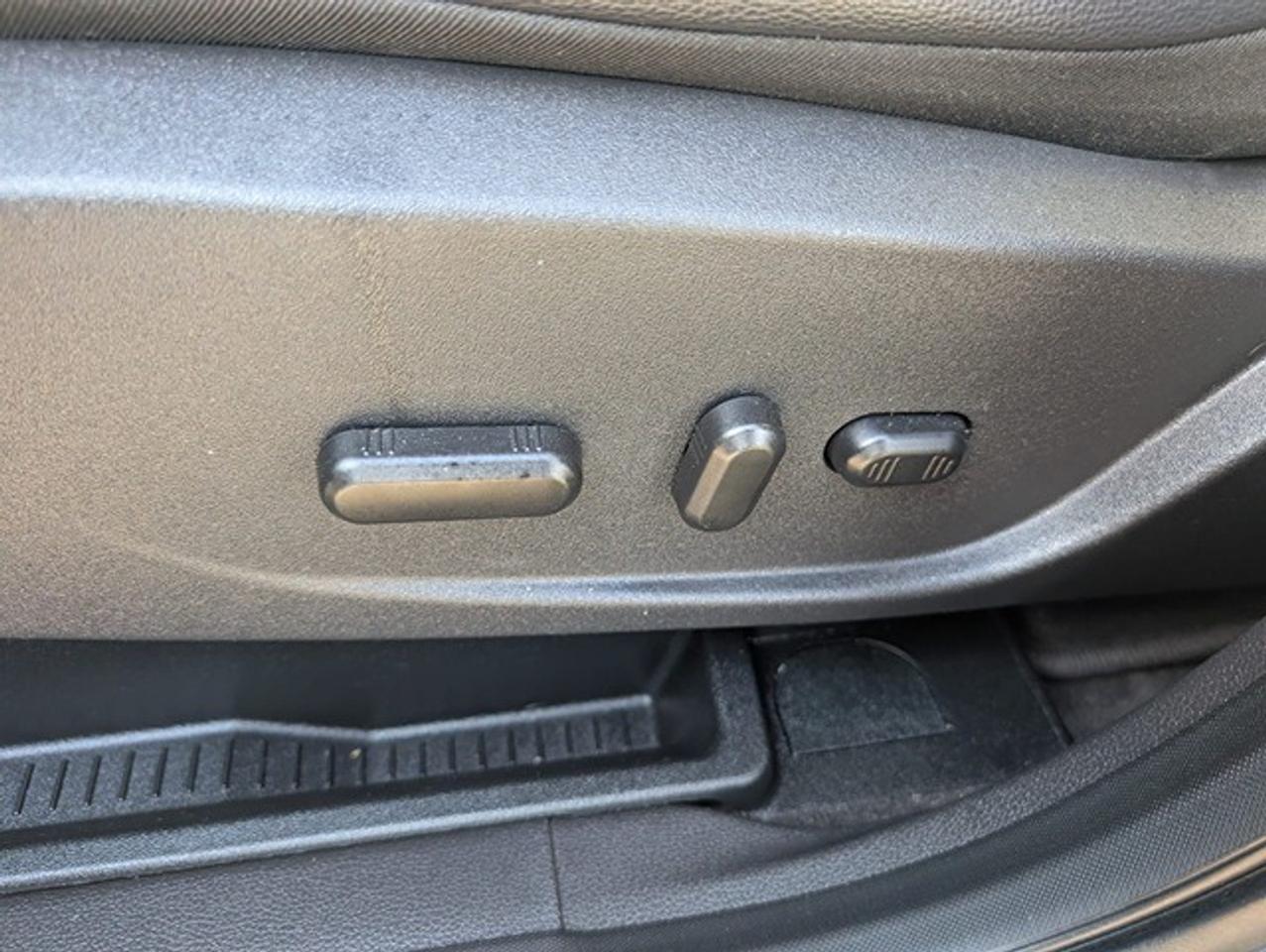 2018 Ford Escape SEL 4WD Photo