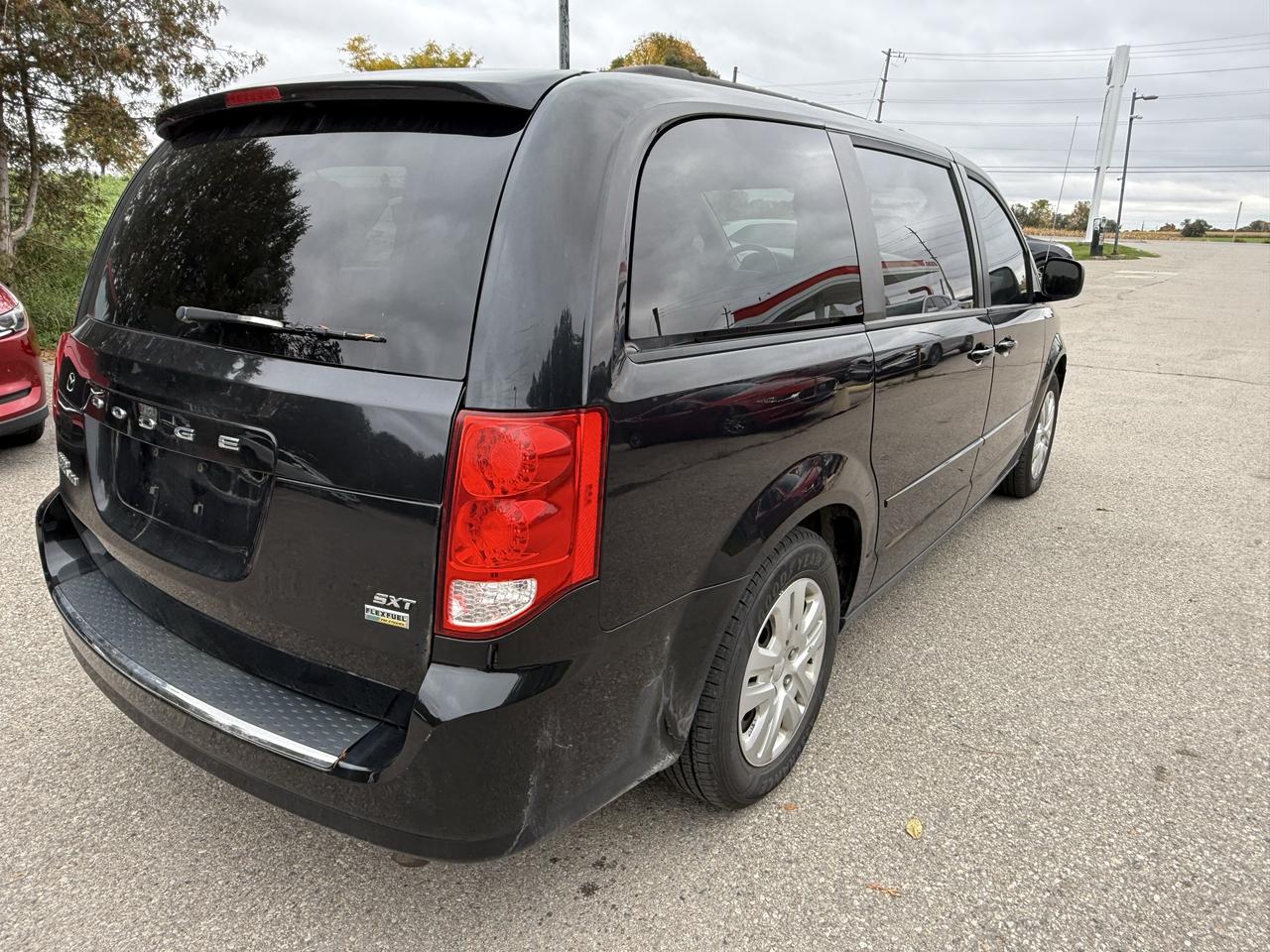 2017 Dodge Grand Caravan SXT Photo