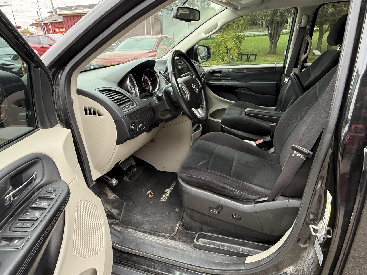 2017 Dodge Grand Caravan SXT Photo