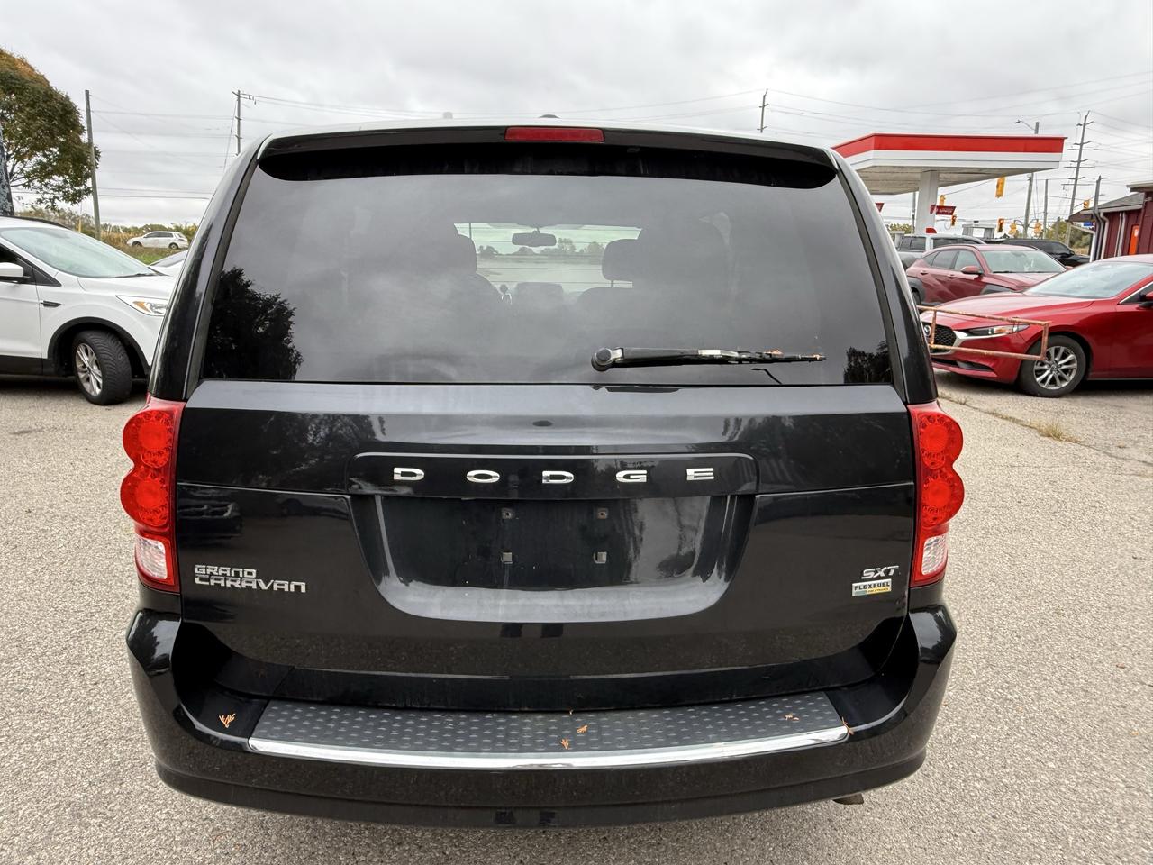 2017 Dodge Grand Caravan SXT Photo
