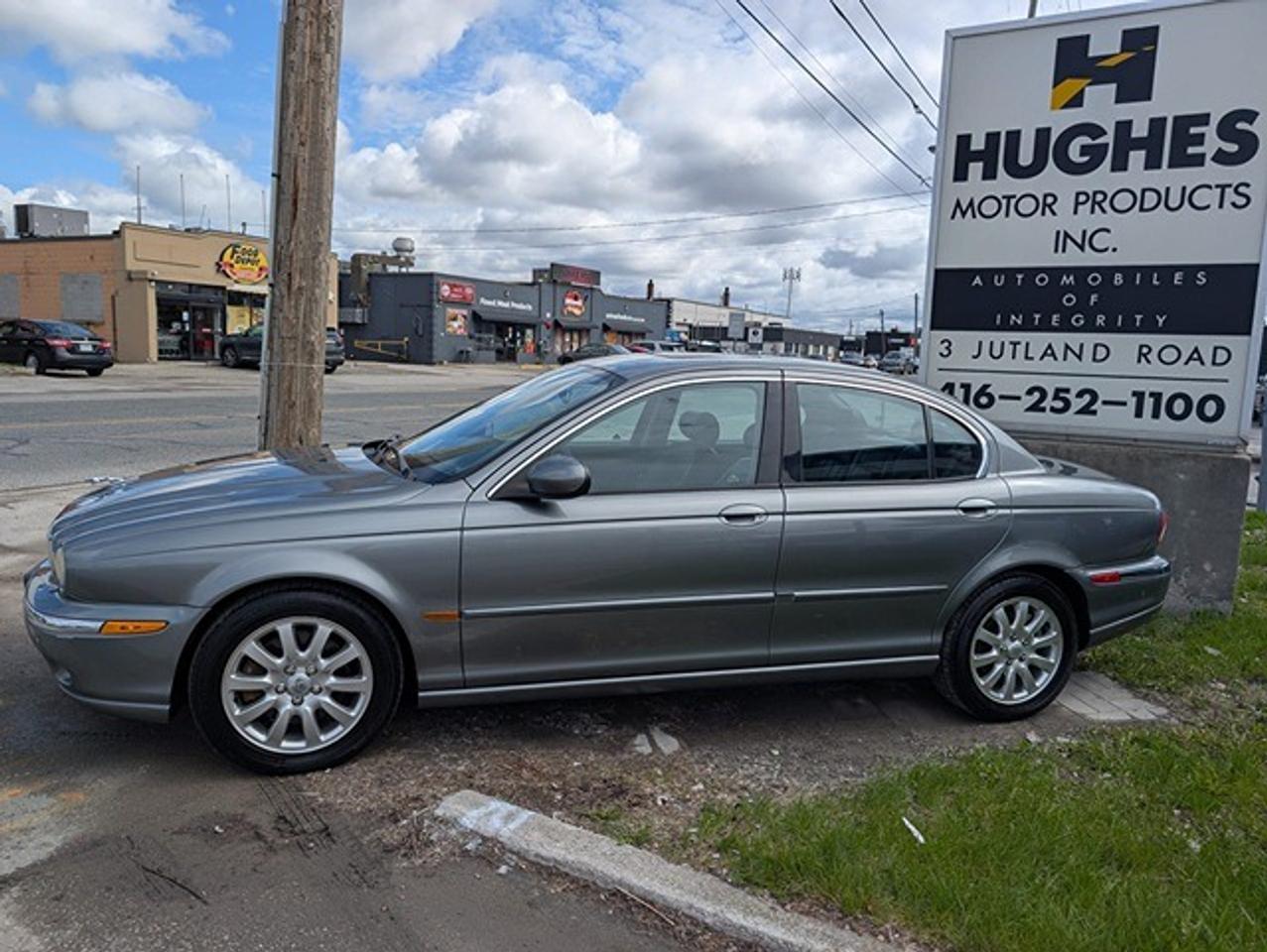 2003 Jaguar X-Type 4dr Sdn 2.5 Photo1
