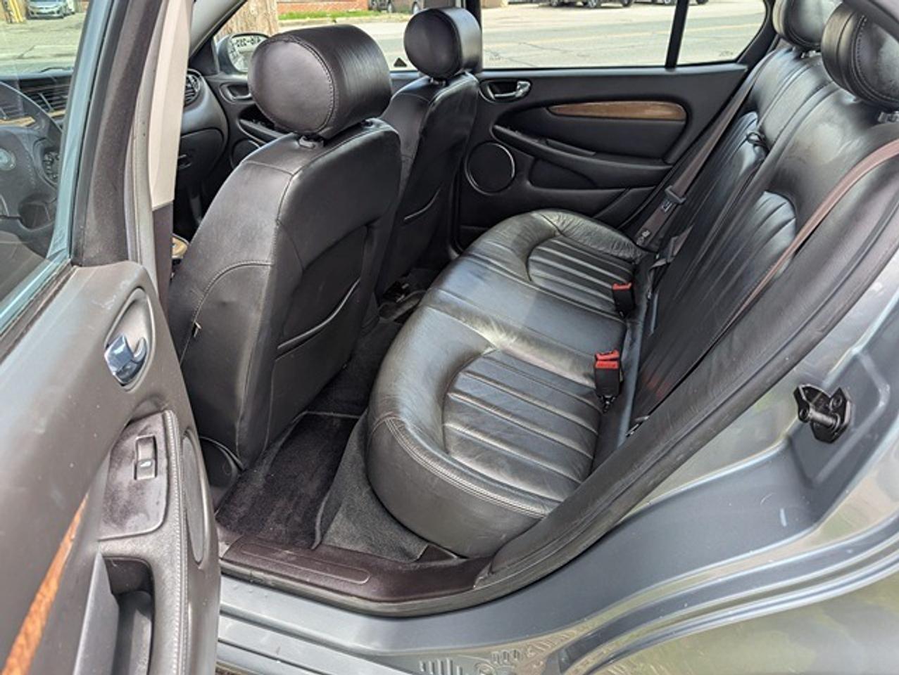 2003 Jaguar X-Type 4dr Sdn 2.5 Photo