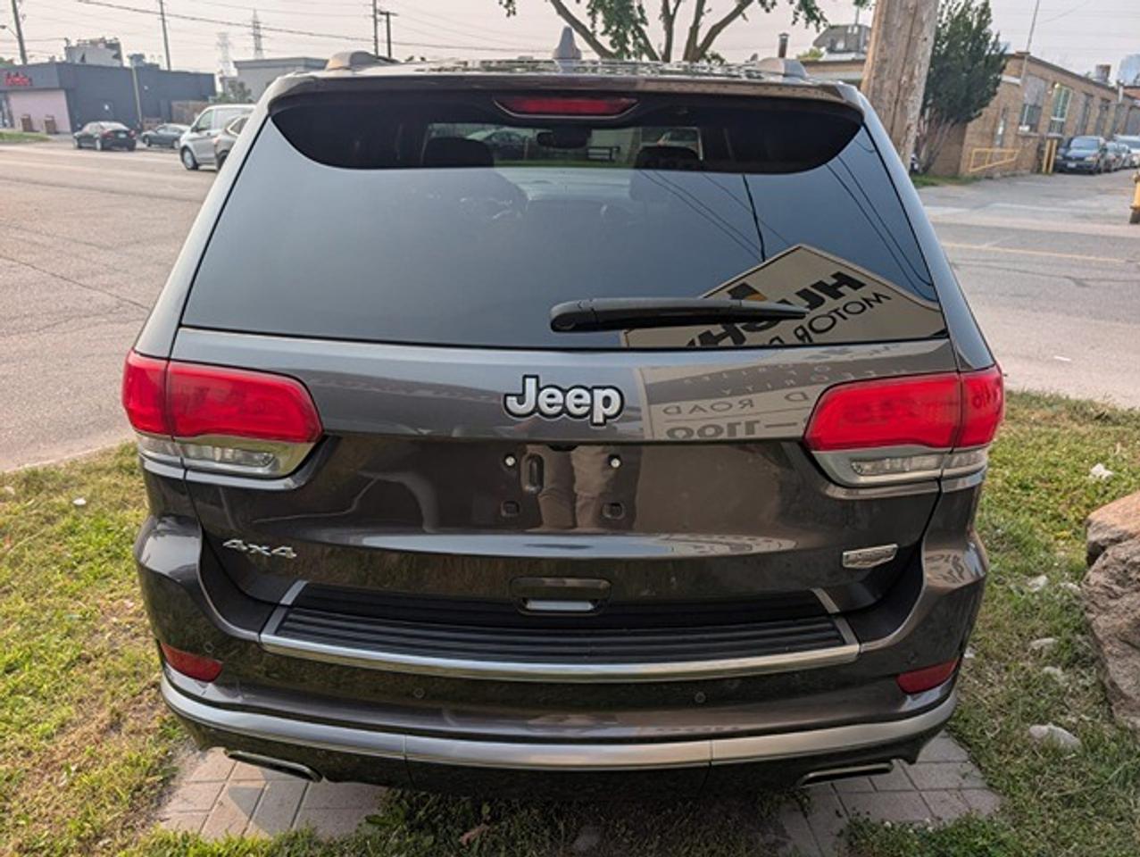 2021 Jeep Grand Cherokee Summit 4x4 Photo3