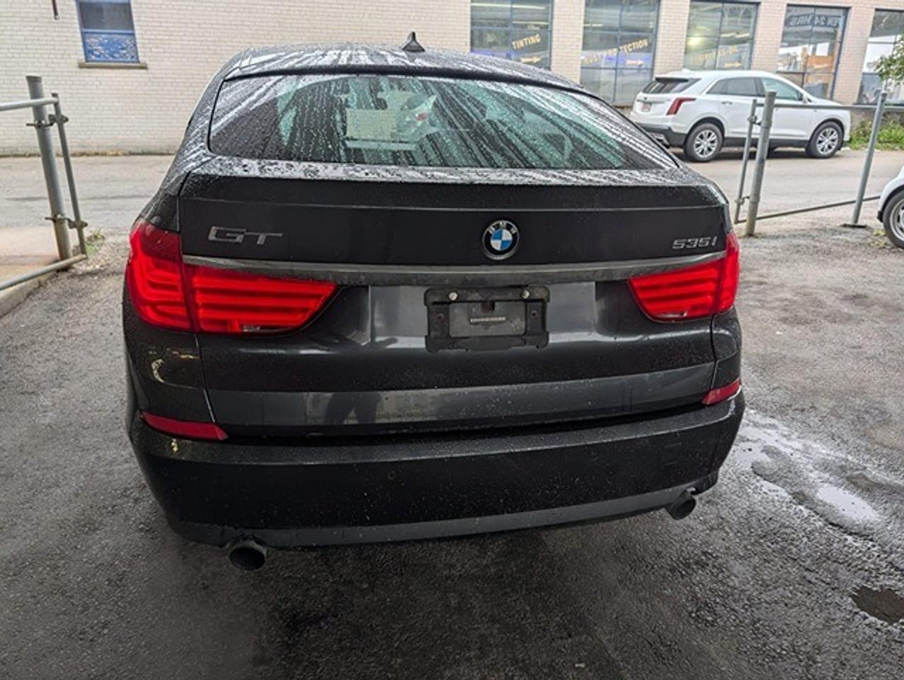 2011 BMW 5 Series 5dr 535i xDrive Gran Turismo AWD Photo