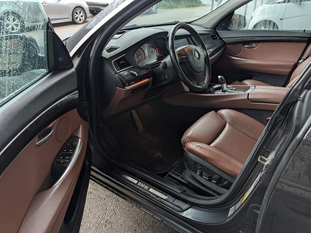 2011 BMW 5 Series 5dr 535i xDrive Gran Turismo AWD Photo4