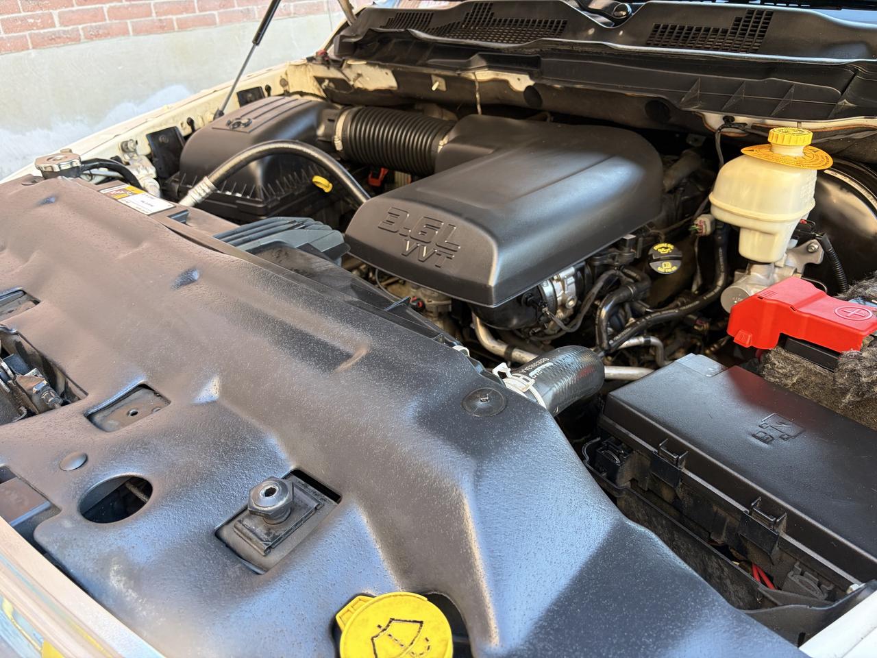2016 RAM 1500 SLT Photo