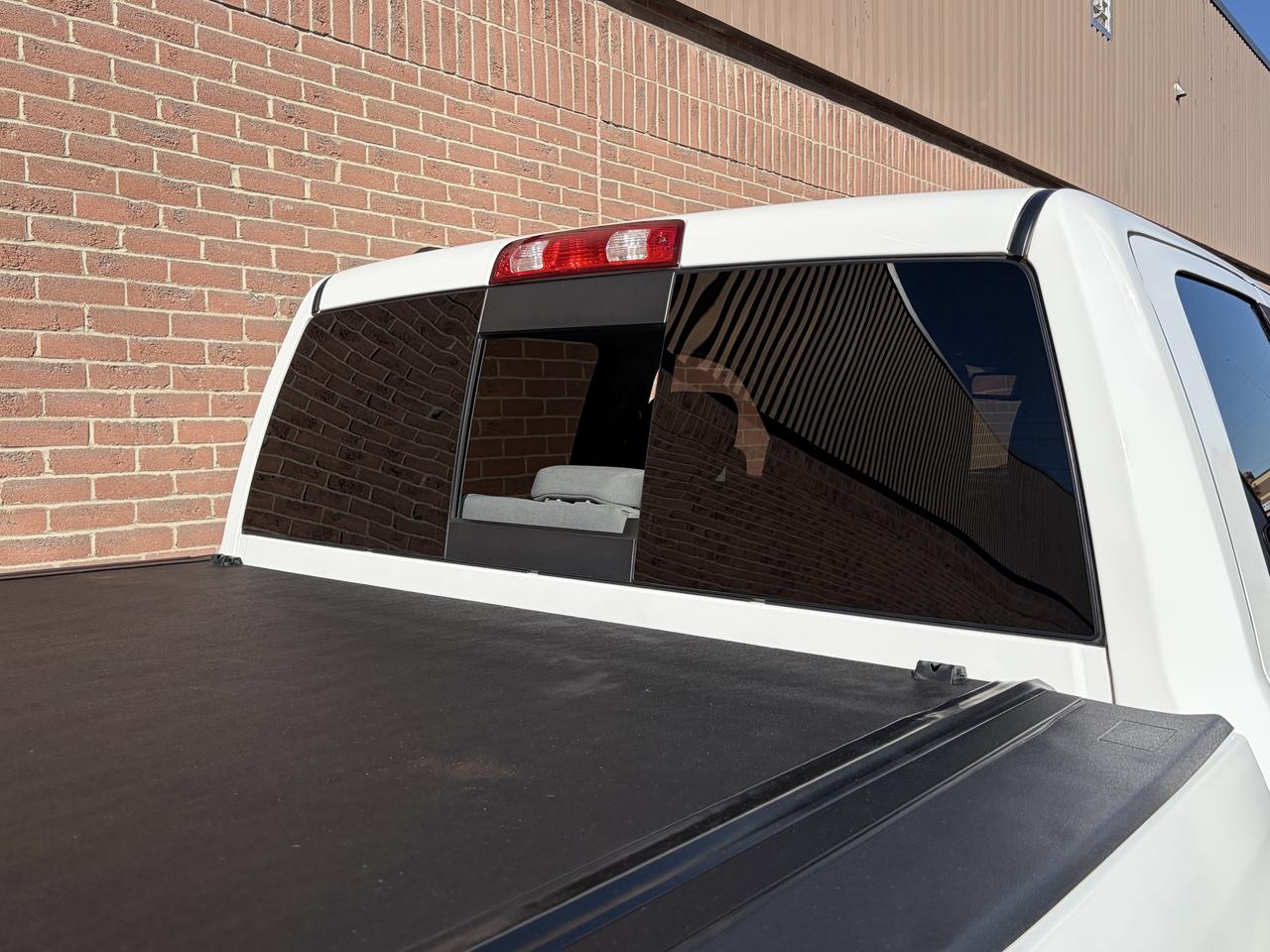 2016 RAM 1500 SLT Photo2