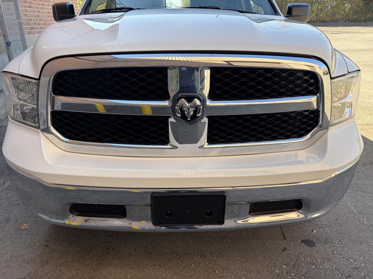 2016 RAM 1500 SLT Photo5