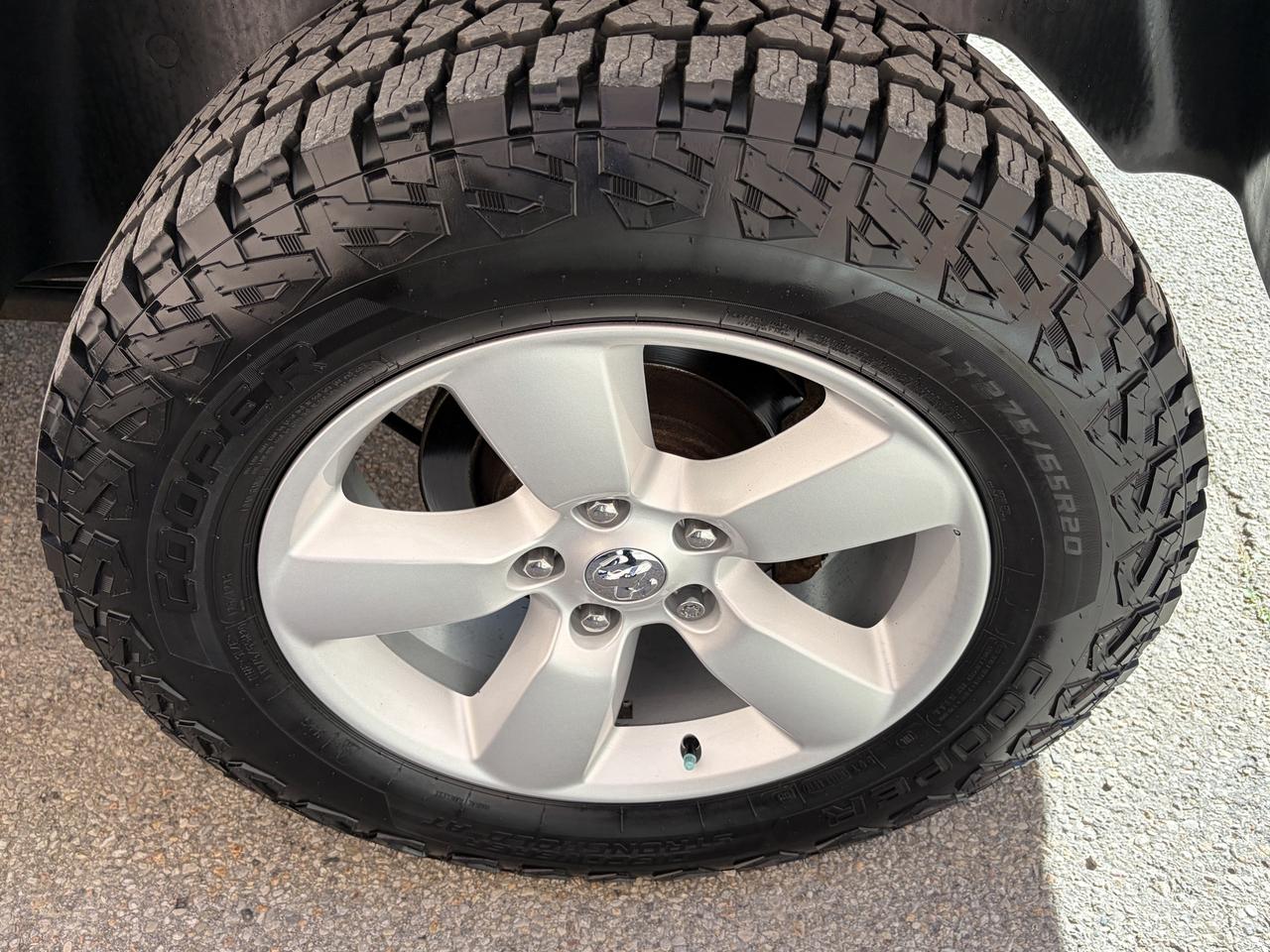 2016 RAM 1500 SLT Photo